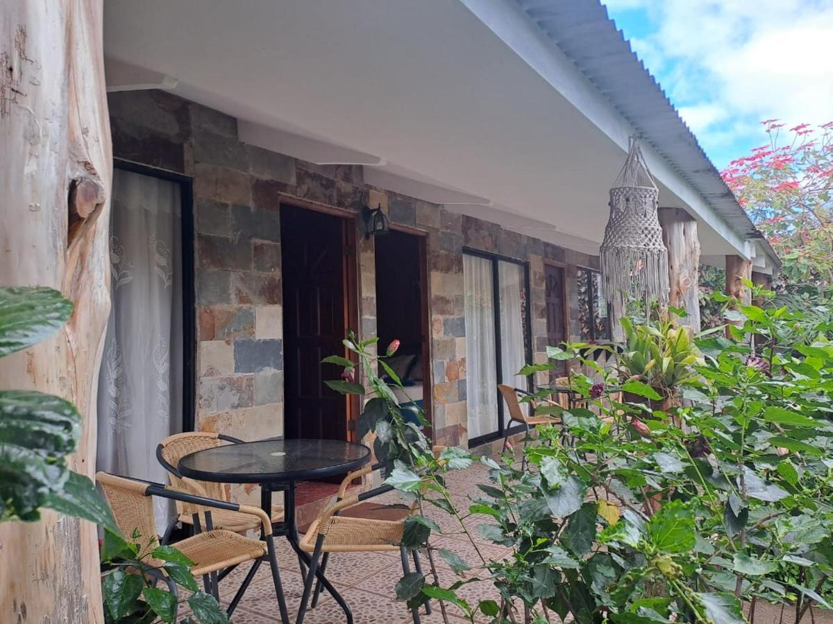 Hostal Avareipua Hanga Roa Exterior foto